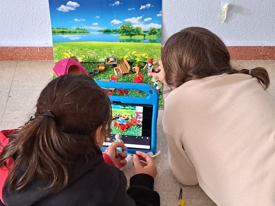 Participantes en un taller de Stop Motion de YUCAX